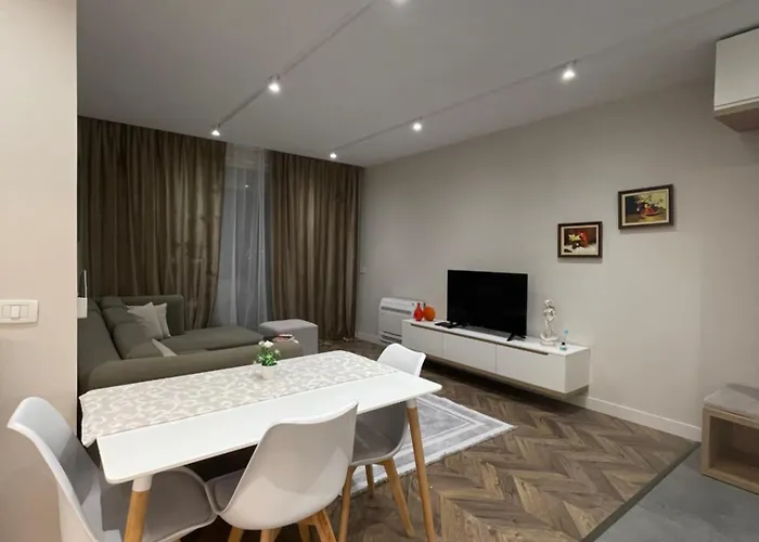 Fiori Di Bosko * 地拉那